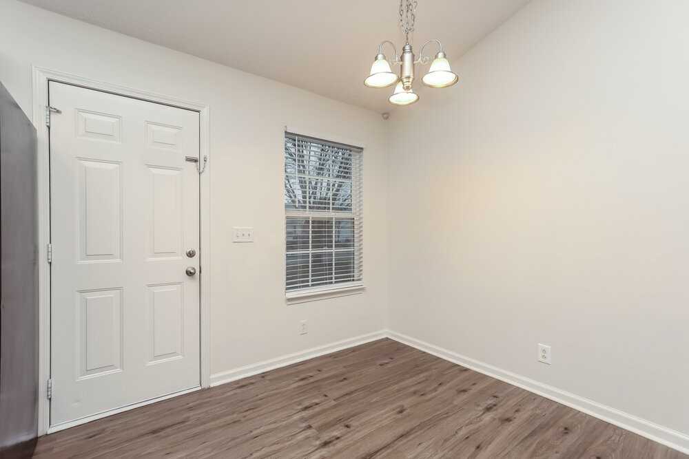 3128 Sherborne Ct - Photo 5 of 16