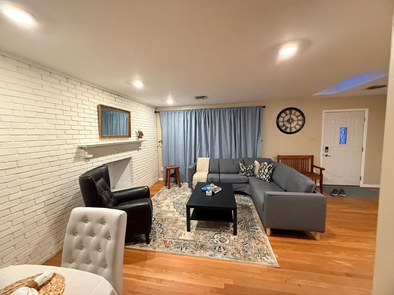 3452 Quaker Ct - Photo 2 of 21