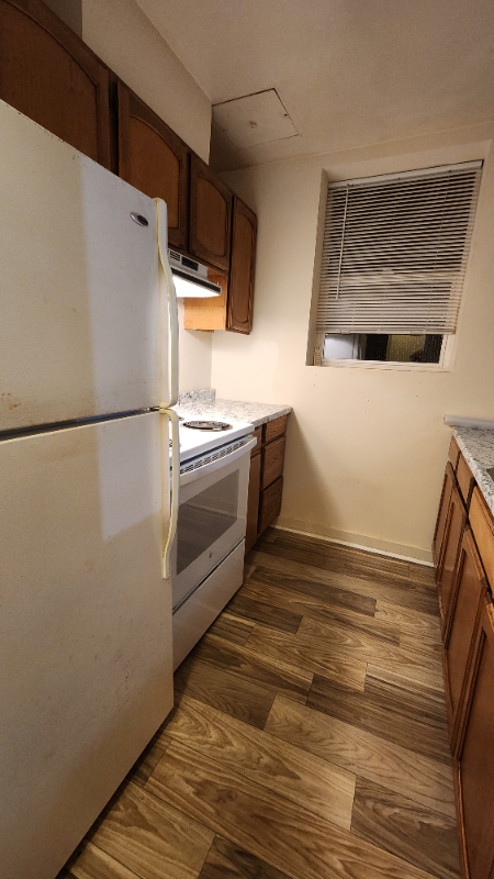 4462 Whitman Ave N - Photo 2 of 8