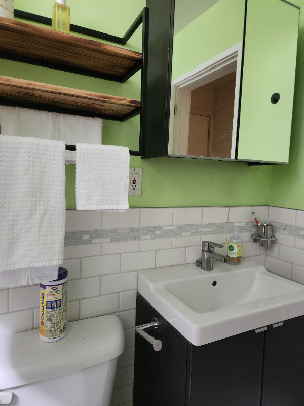 4462 Whitman Ave N - Photo 7 of 8