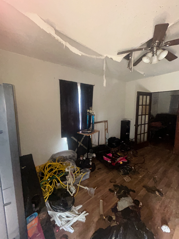 5617 Warren Ave - Photo 3 of 14