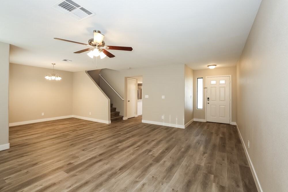 2010 Waverly Cir - Photo 5 of 17