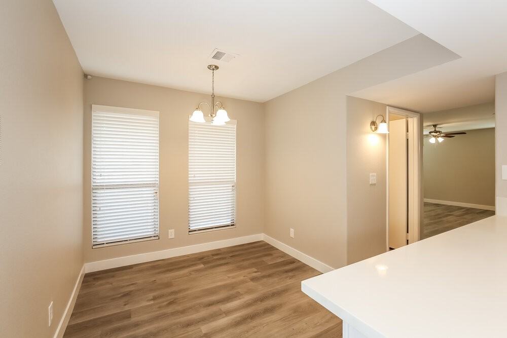 2010 Waverly Cir - Photo 7 of 17