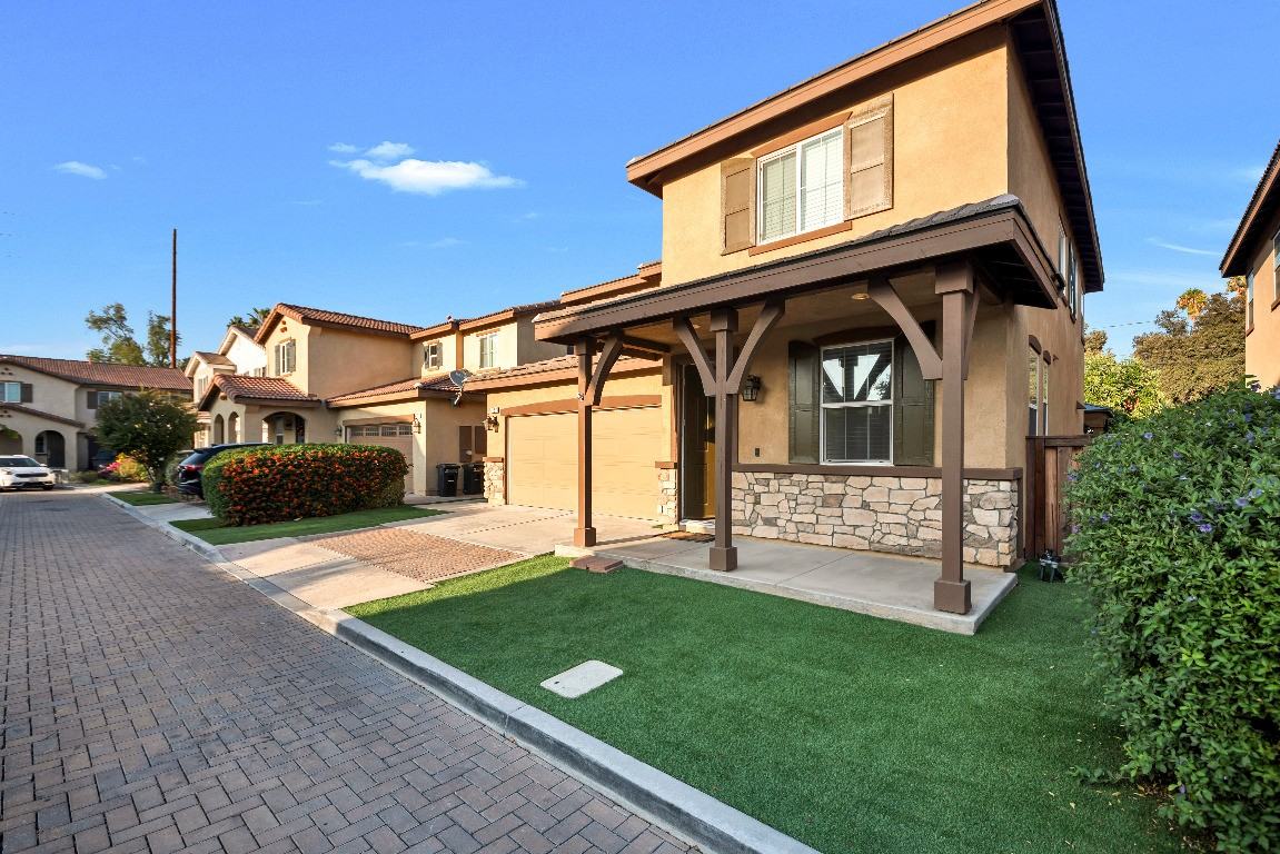 4367 Amanecer Dr - Photo 3 of 27