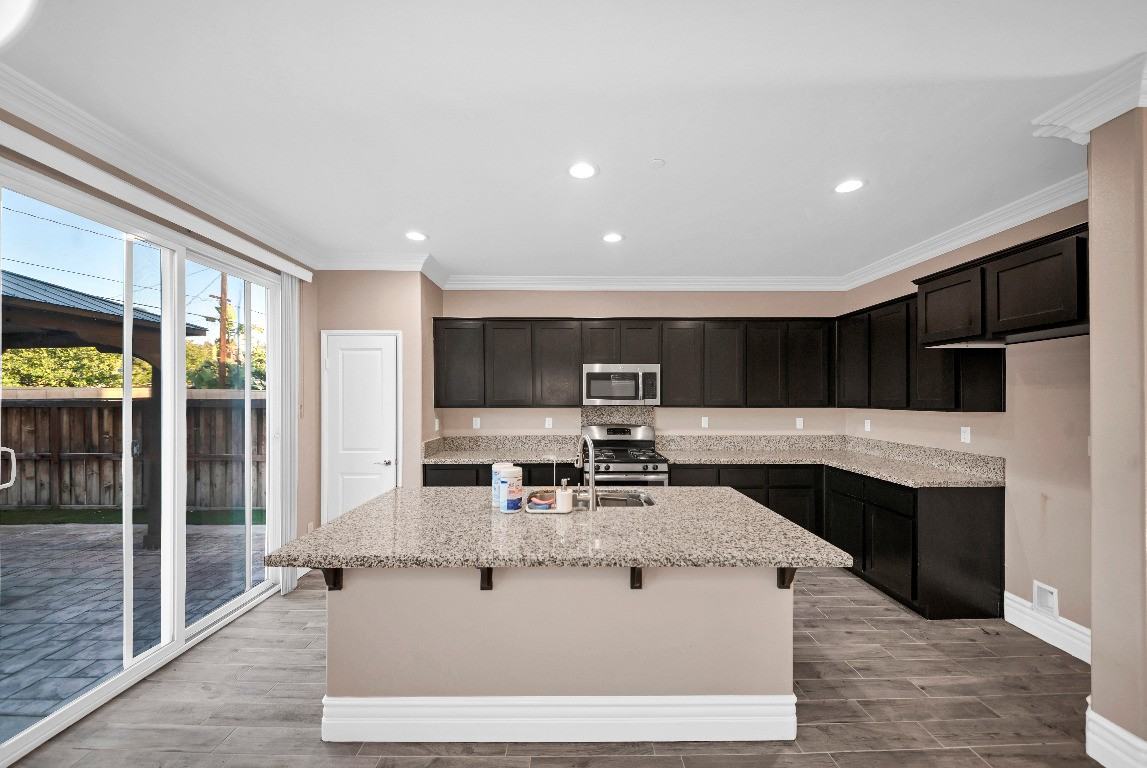 4367 Amanecer Dr - Photo 6 of 27