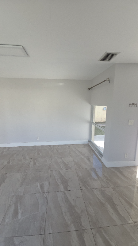 5913 Lincoln St - Photo 5 of 32