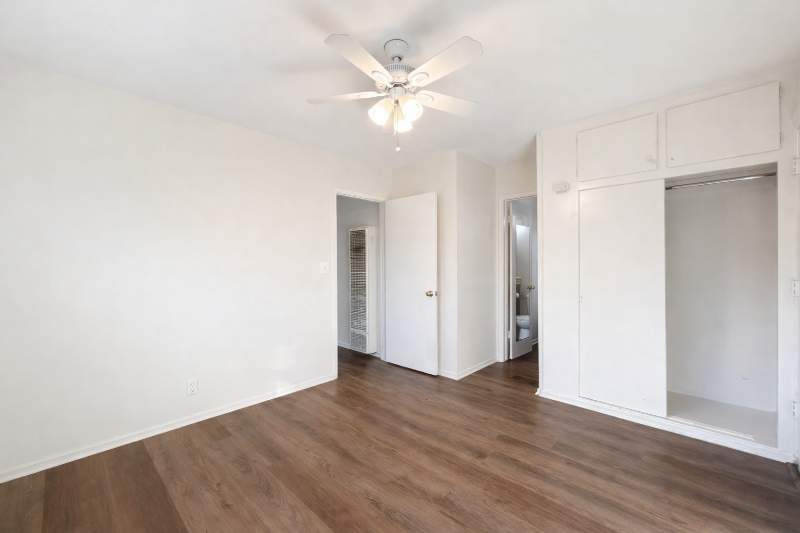 2028 Wallace Ave #A - Photo 3 of 8