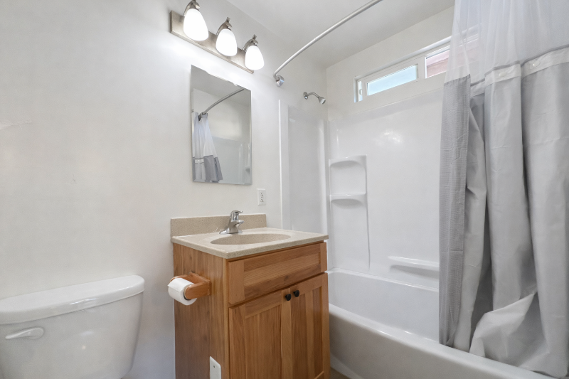 2028 Wallace Ave #A - Photo 6 of 8