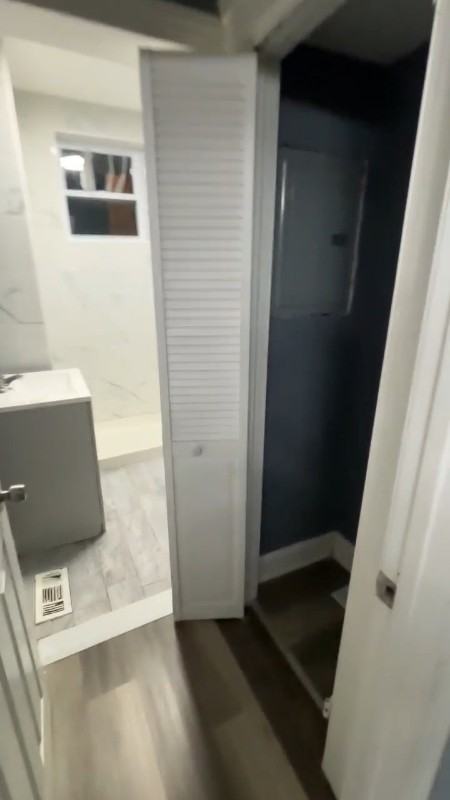 2401 S 54th St #2FLOR - Photo 5 of 13