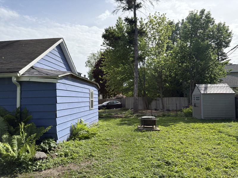 944 E Mifflin St - Photo 4 of 18