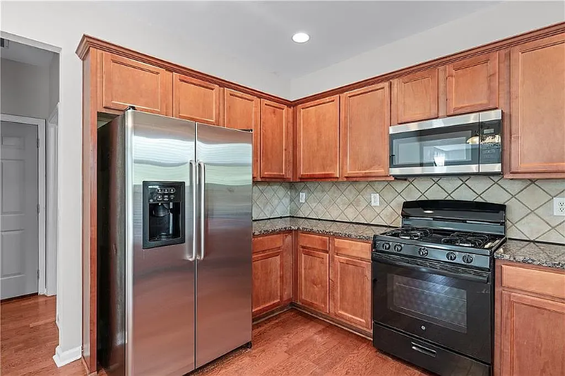 2155 Mindy Ln - Photo 5 of 16