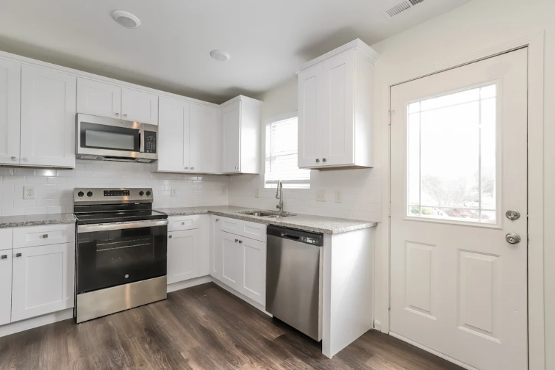 289 Maynard South Dr - Photo 6 of 10