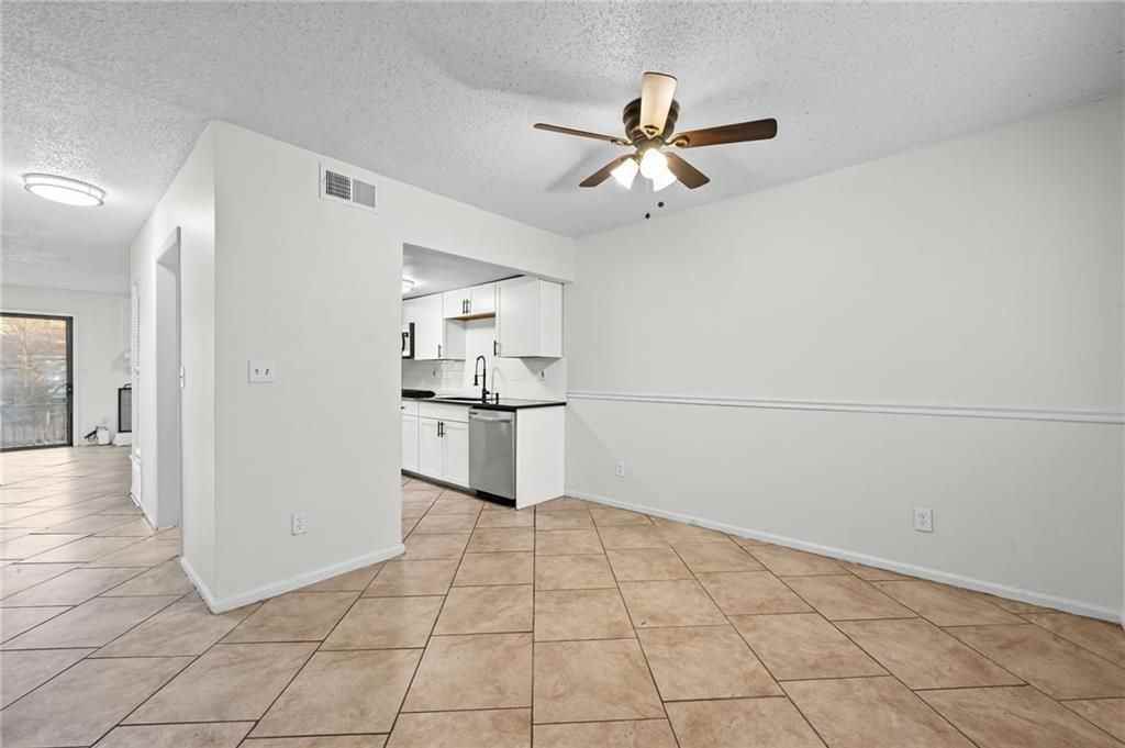 579 Northridge Crossing Dr - Photo 2 of 29