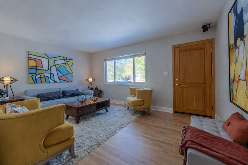 880 35th St #A - Photo 2 of 17