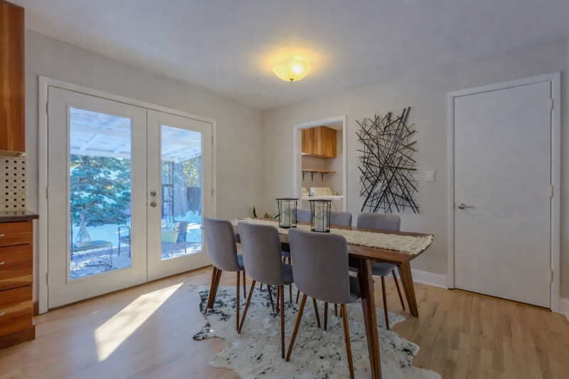 880 35th St #A - Photo 3 of 17