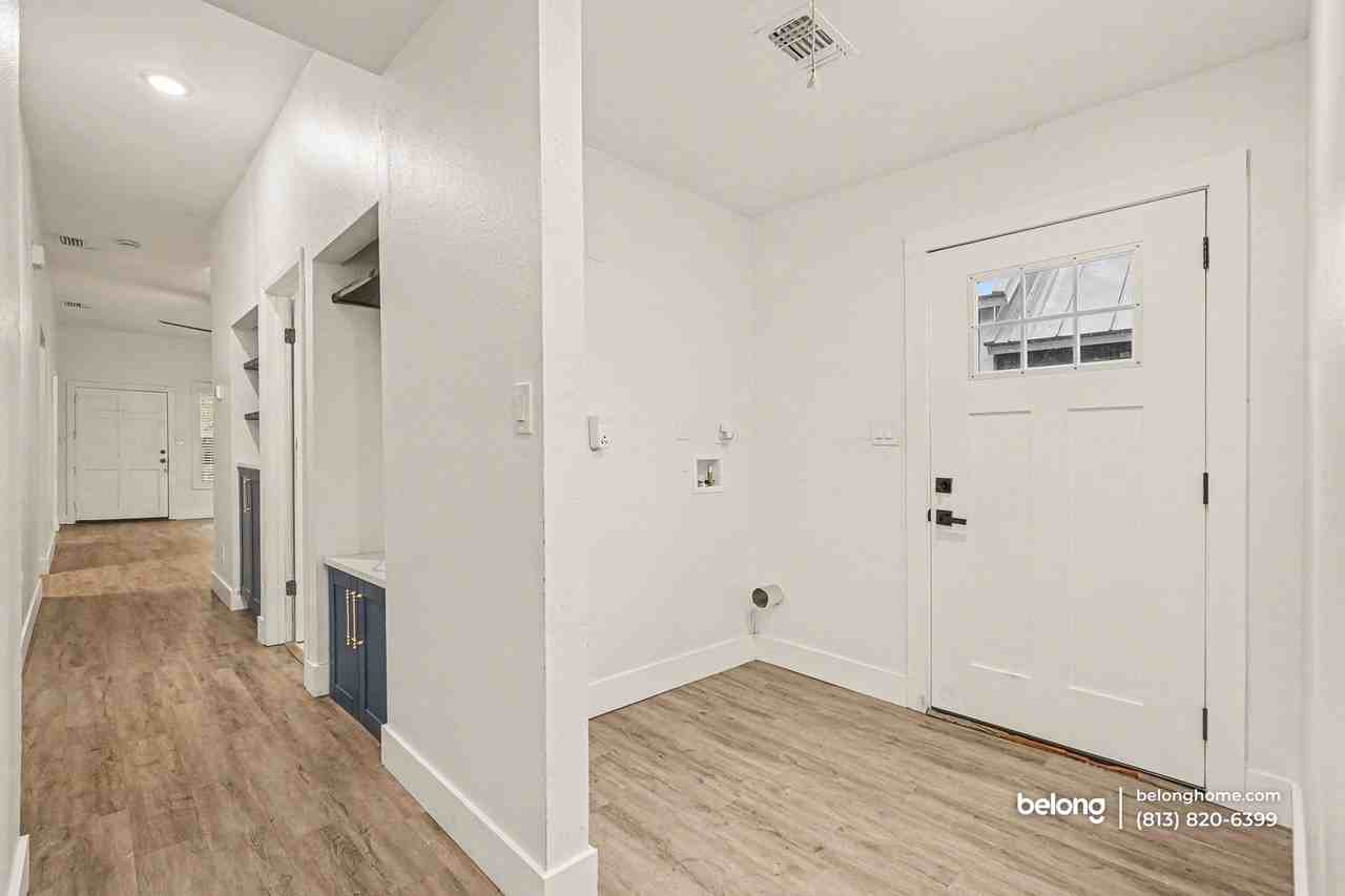 1922 W Main St - Photo 2 of 16