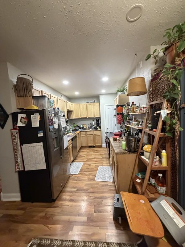 102 S 19th St - Photo 3 of 9