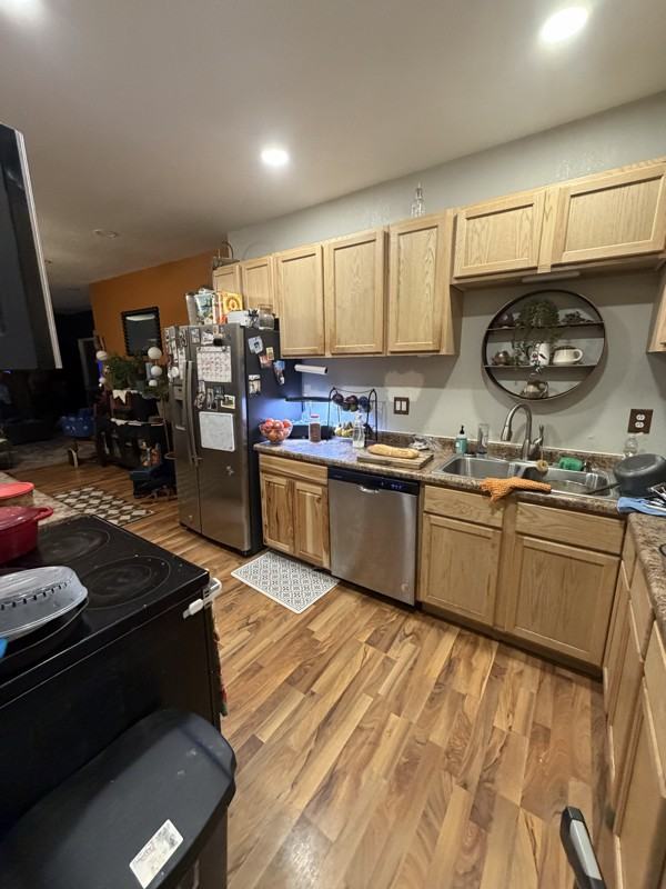 102 S 19th St - Photo 4 of 9