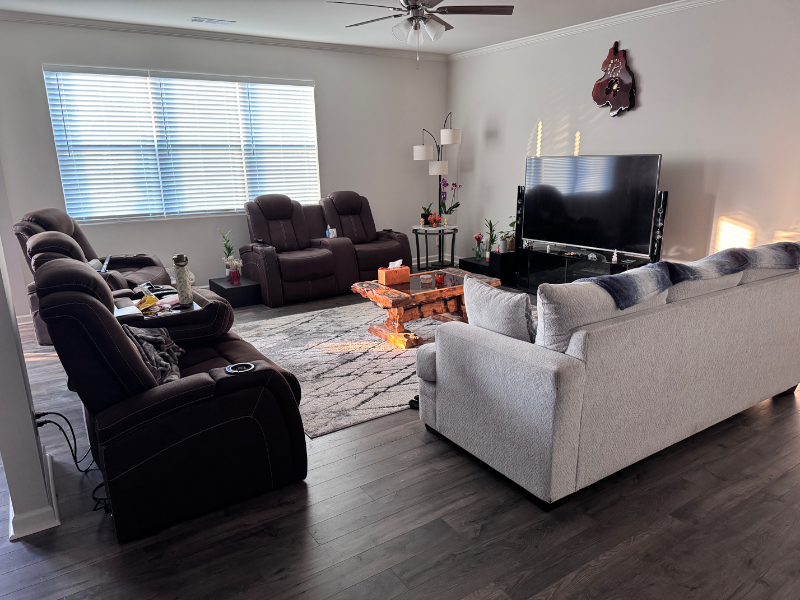 1919 Aquinas Ct #MAIN - Photo 2 of 11