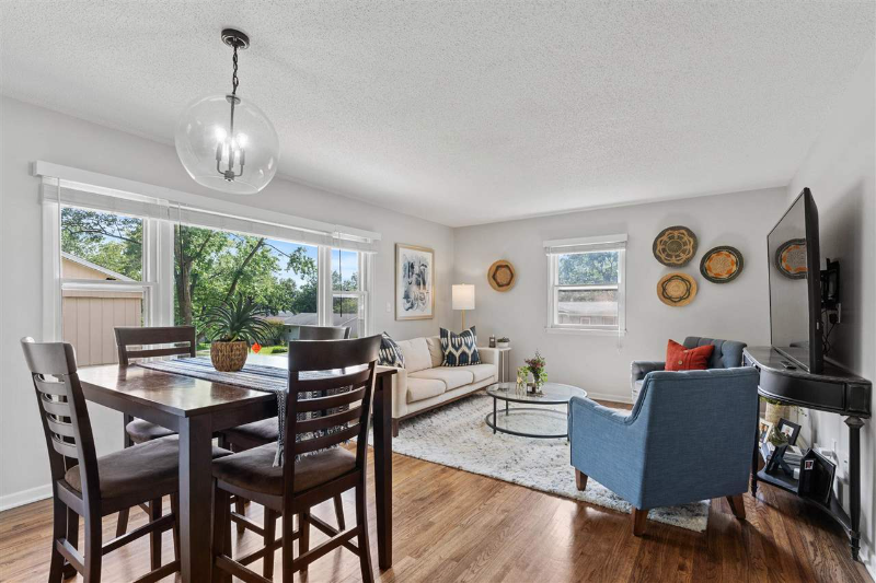 1100 Dover St - Photo 4 of 18