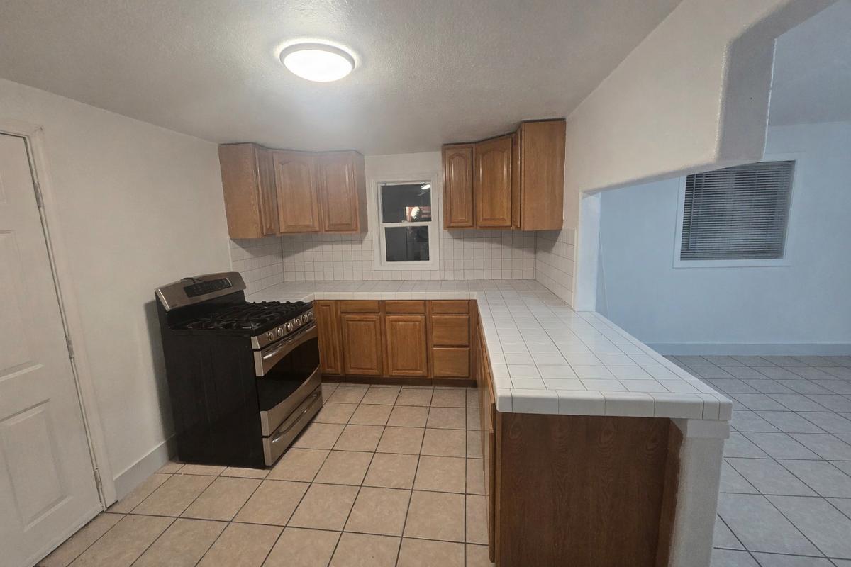 15499 Lark St - Photo 4 of 10