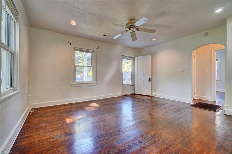 3308 Hyde Cir - Photo 6 of 14