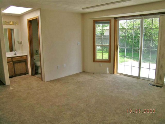 3302 Ford Dr - Photo 2 of 4