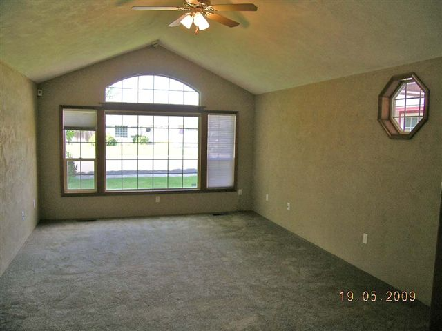 3302 Ford Dr - Photo 3 of 4