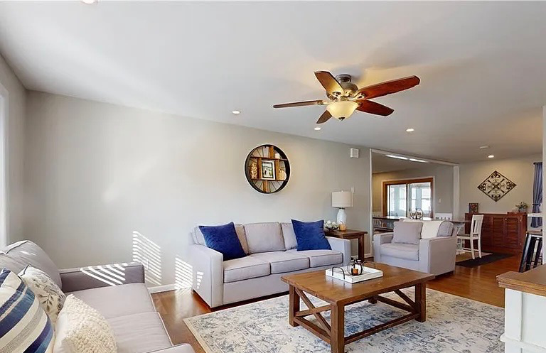 2809 Green Acres Dr - Photo 2 of 18