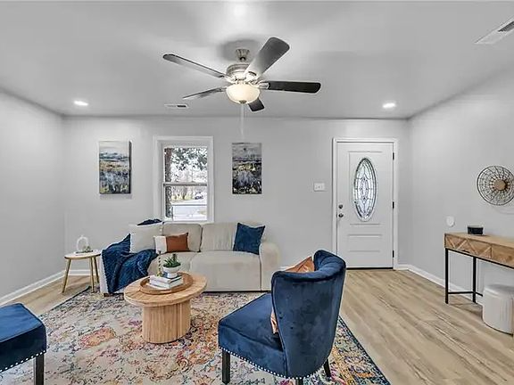 901 Lasser Dr - Photo 2 of 11