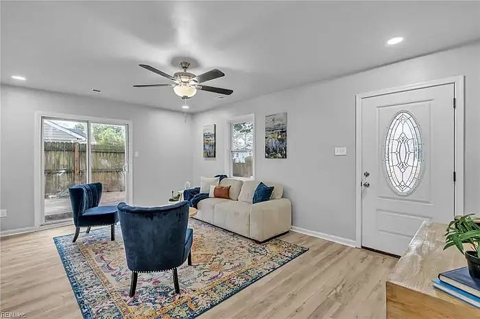 901 Lasser Dr - Photo 4 of 11