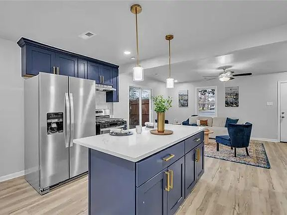 901 Lasser Dr - Photo 6 of 11