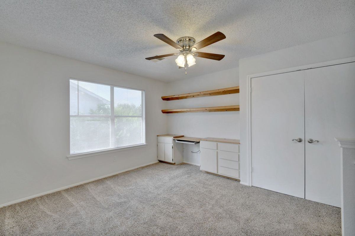 1609 Lantern Light Dr - Photo 5 of 13