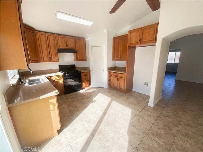 14433 Green River Rd - Photo 7 of 28