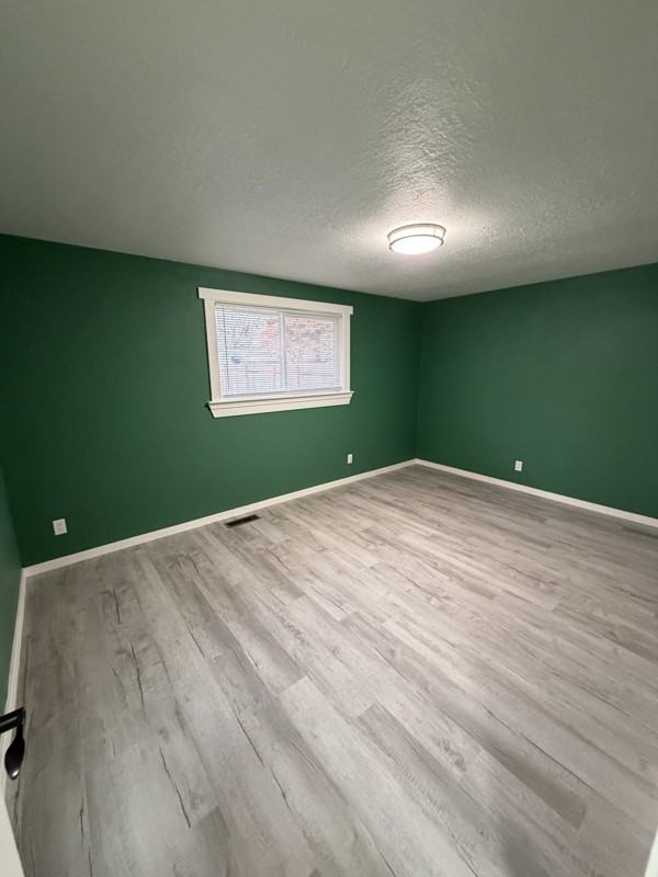 4640 Wyoming Ave Ne - Photo 6 of 10