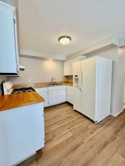 300 Clark St - Photo 5 of 11