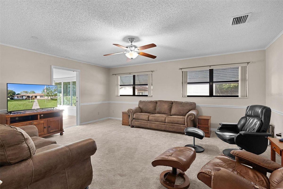 602 Fourth Ave - Photo 4 of 7