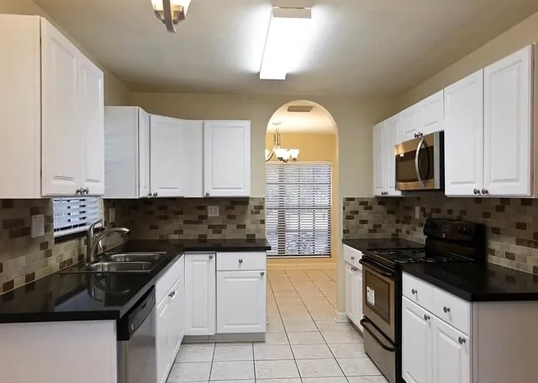 9140 Sw 178th Ter - Photo 4 of 18