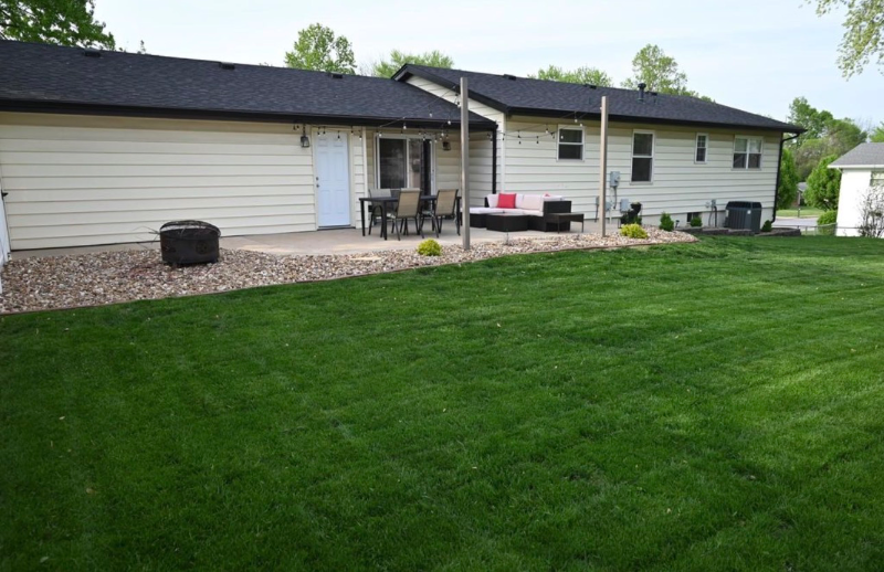 802 Longview Dr - Photo 6 of 12