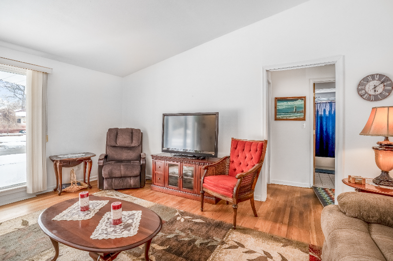 7621 Amboy St - Photo 5 of 19