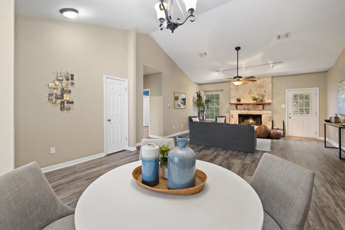 1301 S Quinlan Park Rd - Photo 6 of 19