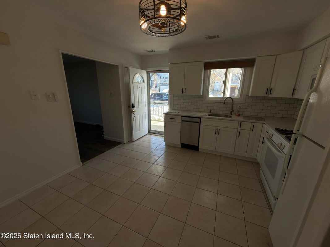 4 Bangor St ##2 - Photo 3 of 9