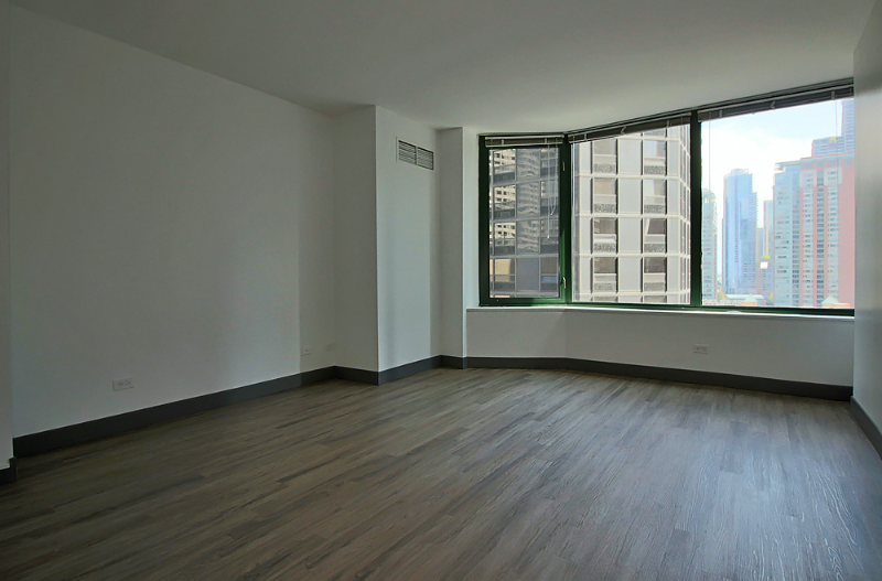 410 E Ohio St - Photo 4 of 20