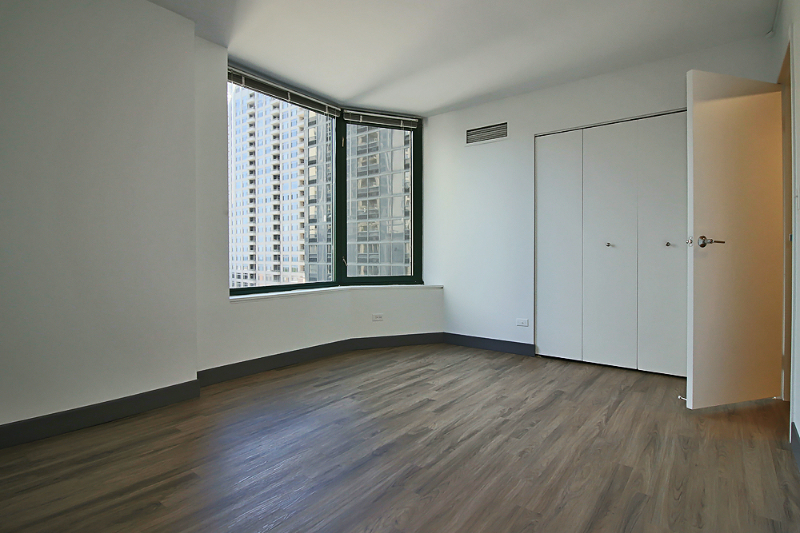 410 E Ohio St - Photo 7 of 20