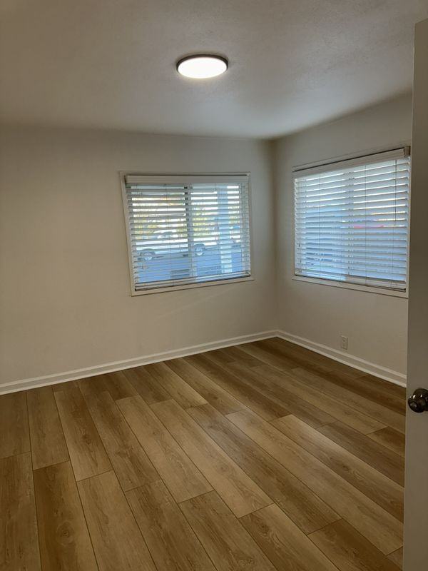 832 Marion St - Photo 7 of 18