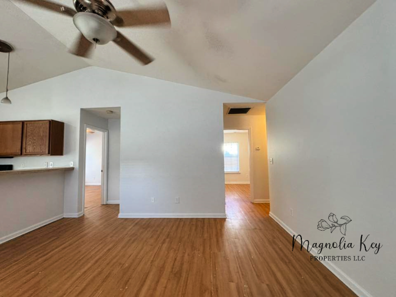 1117 Stoney Falls Blvd - Photo 4 of 20