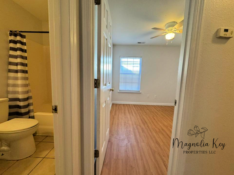 1117 Stoney Falls Blvd - Photo 7 of 20