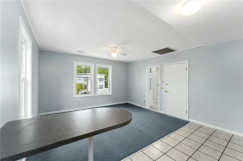 163 Robinson Ave #2R - Photo 3 of 8