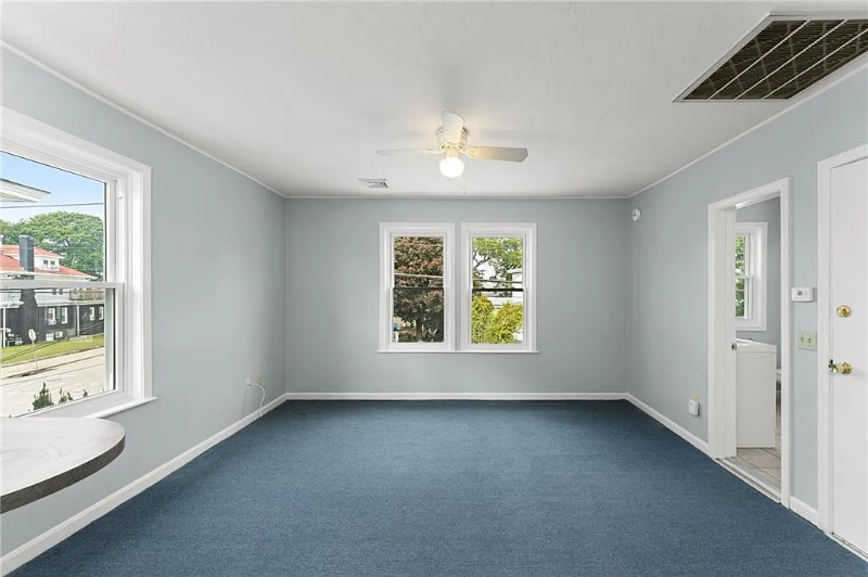 163 Robinson Ave #2R - Photo 6 of 8