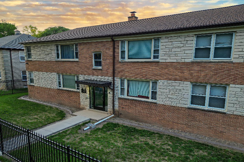 7816 W Lisbon Ave #2 - Photo 3 of 20